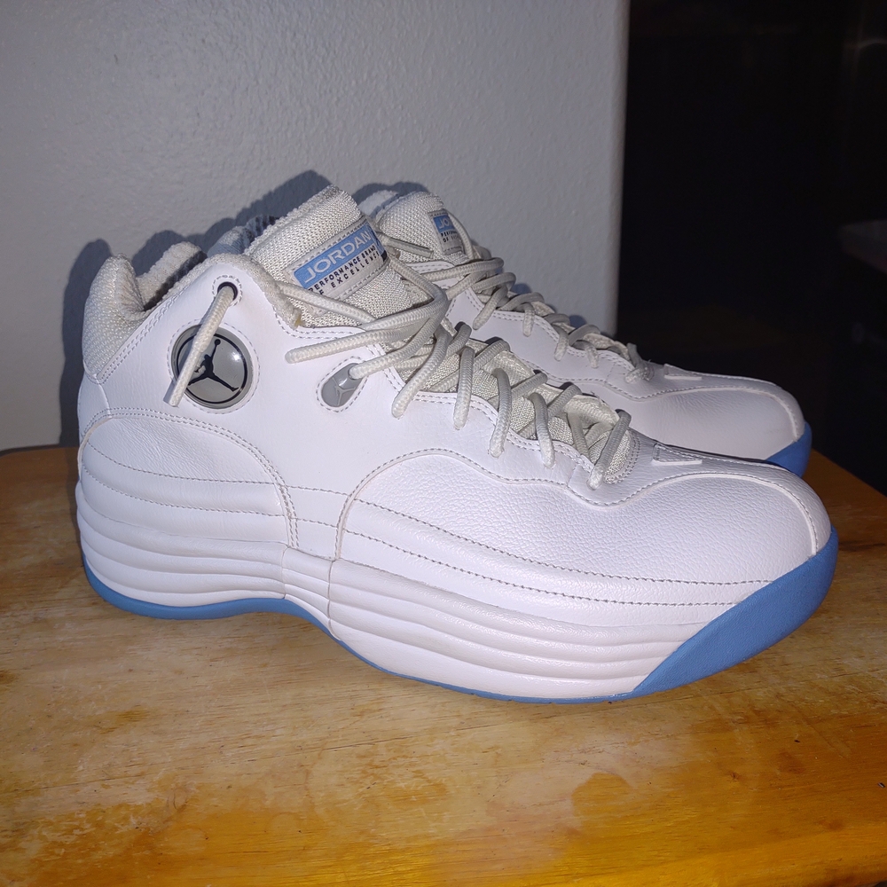 Jordan Men's White and Light Blue Sneakers